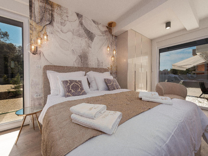 4, Villa Nina, Nin