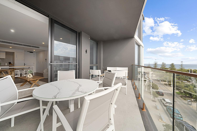 5, Spacious 2-bed Apartment in North Fremantle, Fremantle