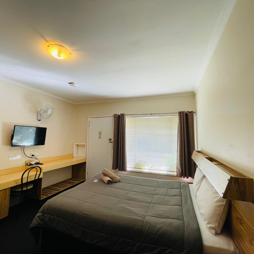 2, Wee Waa Motel, Narrabri