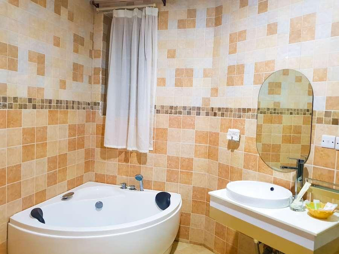 Bathroom, Masailand Safari & Lodge, Arusha