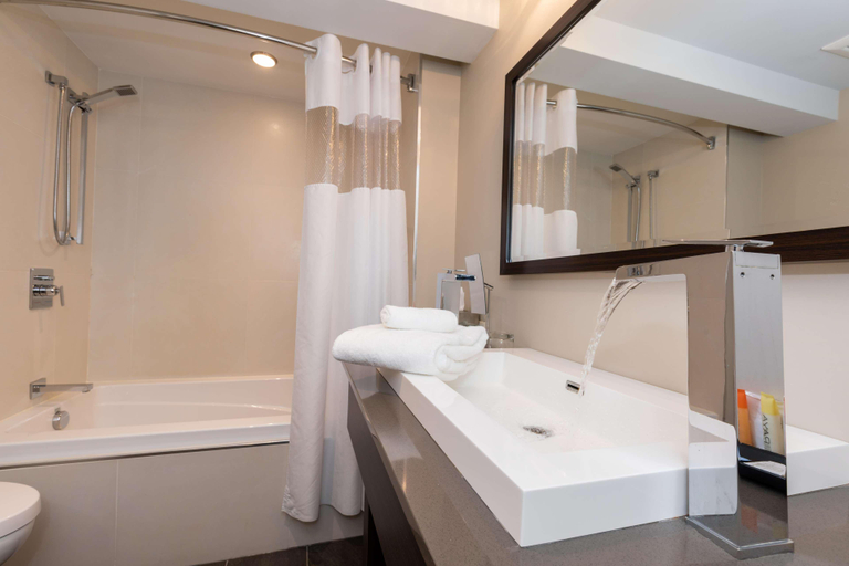 Bathroom 4, Hotel Levesque, Rivière-du-Loup
