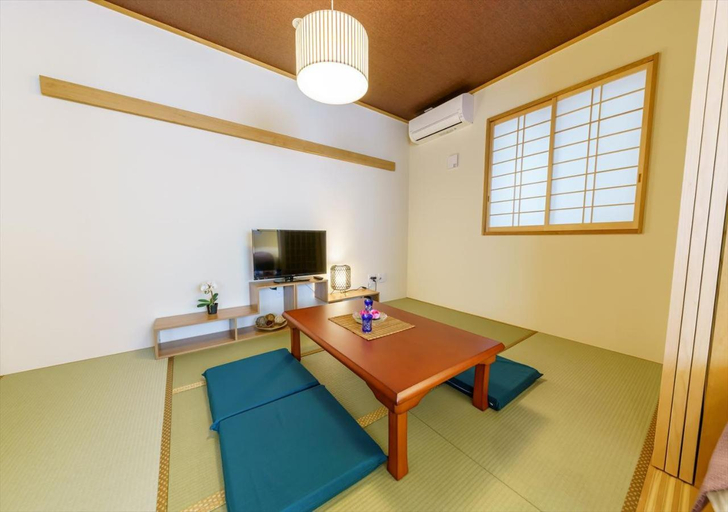 Others 4, Yadoya Fukurou, Taitō