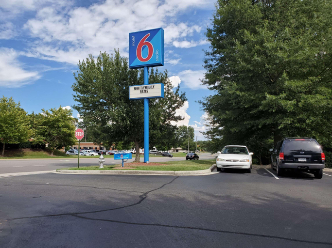 Public Area 4, Studio 6 Richmond, Va - I-64 West, Henrico