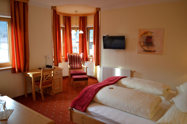 Bedroom 2, Hotel Rietzer Hof, Imst