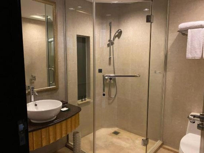 Bathroom 4, Dongguan Silver World Garden Hotel, Dongguan