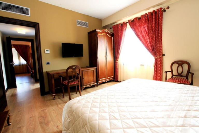 Bedroom 2, Hotel Victoria Tirana, Tiranës