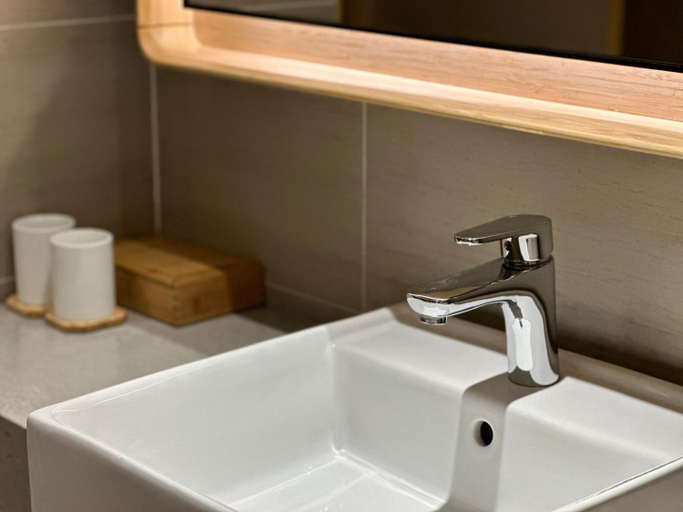 Bathroom 3, Ji Hotel (Hangzhou Qianjiang Century City), Hangzhou
