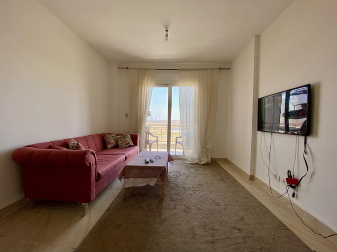 Shared lounge/TV area, Modern Sky View in Madinaty, New Cairo City