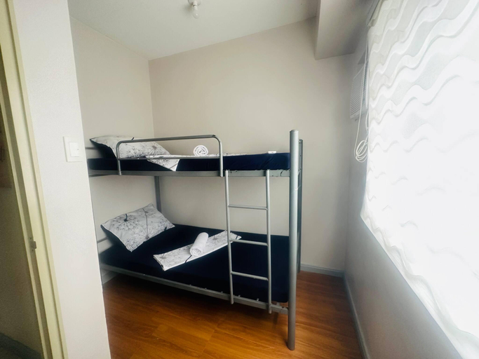 4, Spacious Central Davao City Getaway - Spacious Apartment with Shared Pool, Davao City