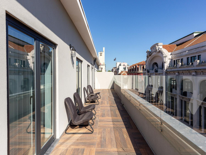 Balcony/terrace 5, Spacious 4-Bedroom Apartment in Porto, Porto