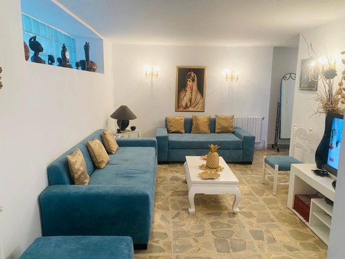 Others 2, Maison bleue, Carthage