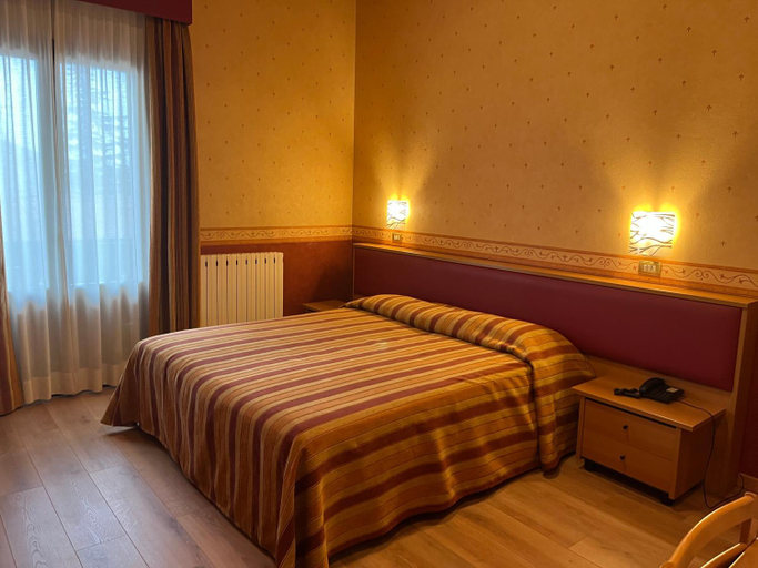 Bedroom 2, Hotel Montegrande, Bologna