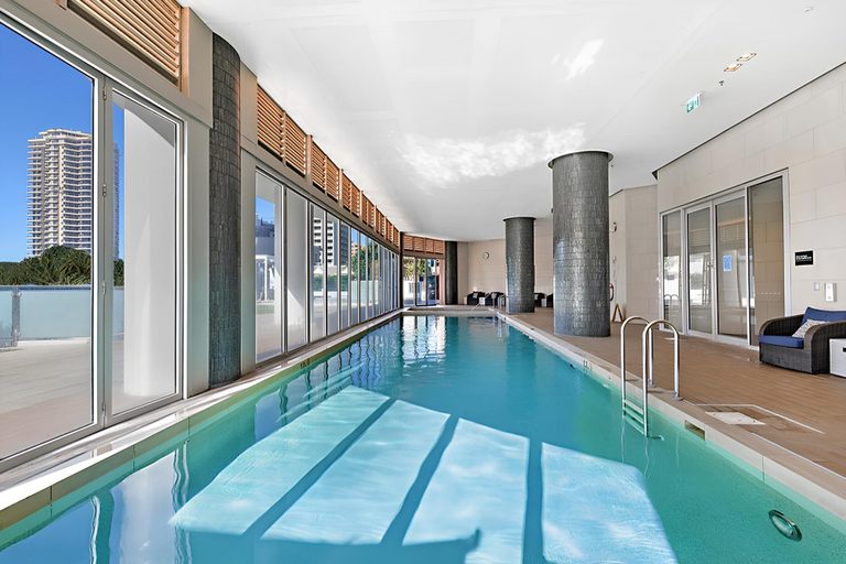 Swimming pool 4, Stylish 2-bed in Surfers Paradise With River Views, Gold Coast