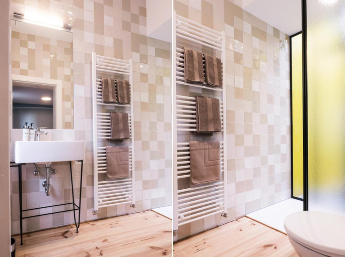 Bathroom 2, 22b&b, Antwerpen