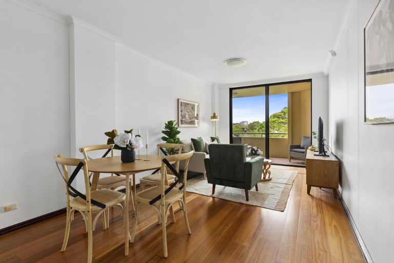 Others 3, Bright Spacious Surry Hills Apartment, Sydney