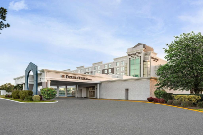 Exterior & Views 2, Doubletree by Hilton Hotel Norfolk Airport, Norfolk