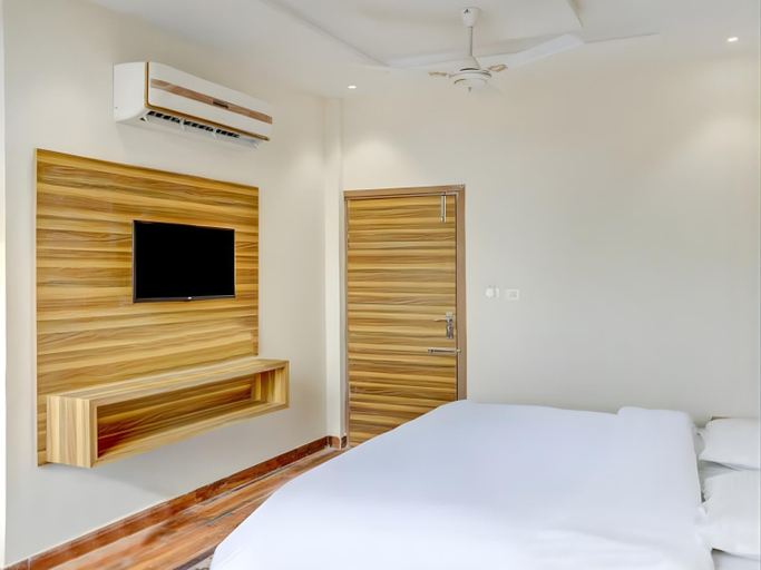 Others 2, Hotel Maahi, Sahibzada Ajit Singh Nagar