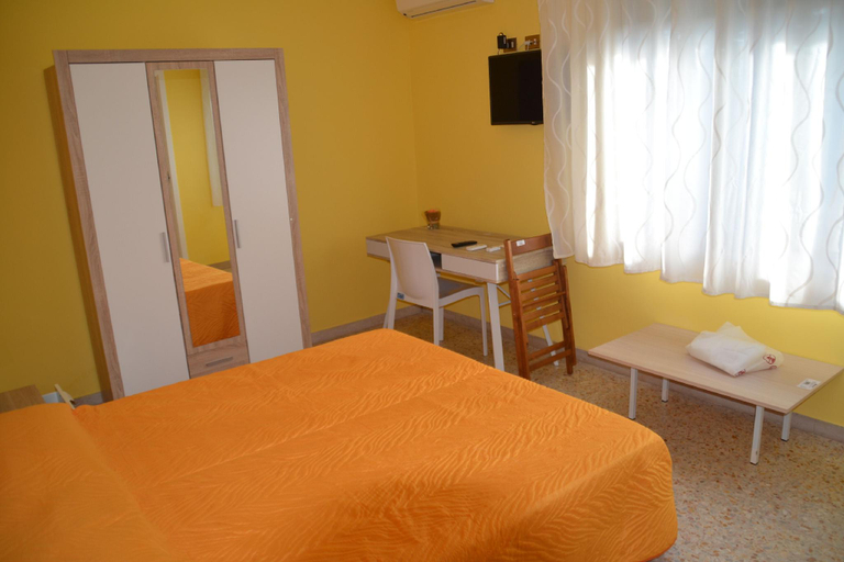 Bedroom 3, A1-GIRASOLE BED AND BREAKFAST, Rome