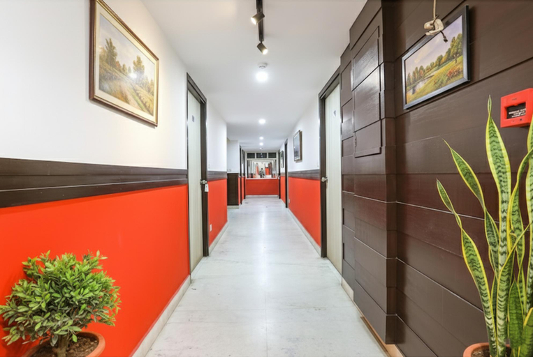 Public Area 2, Fabhotel All In One, Delhi