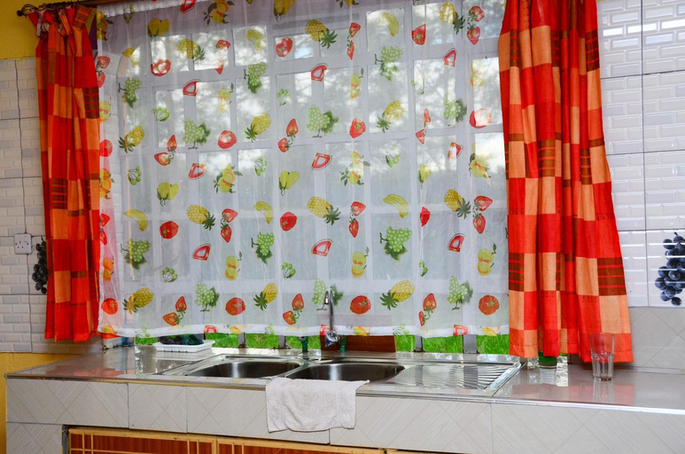 Food & Drinks, Serian Vacation House, Narok North