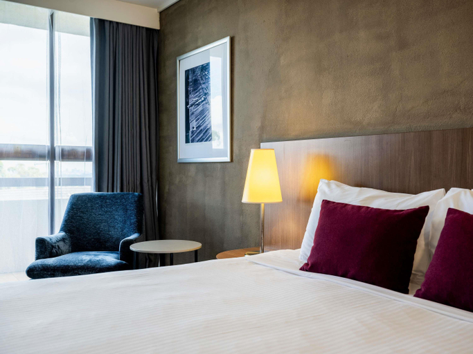 Bedroom 4, Mercure Sydney St Leonards, Sydney