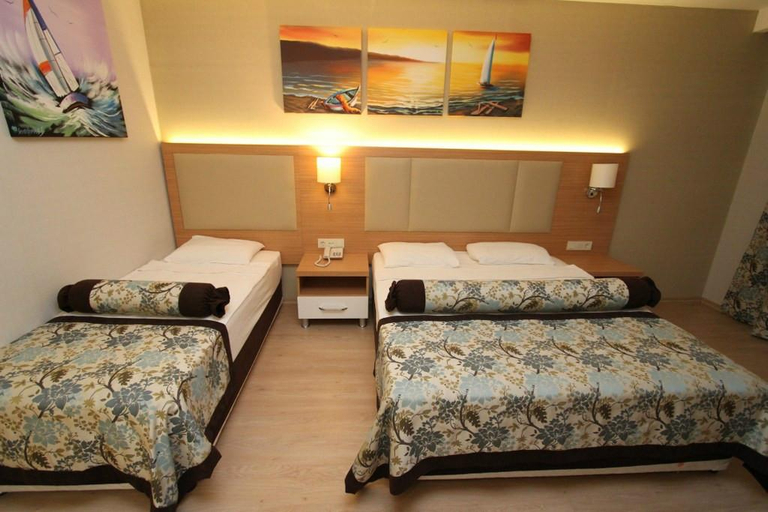 Bedroom 3, Blue Wave Suite Hotel, Alanya