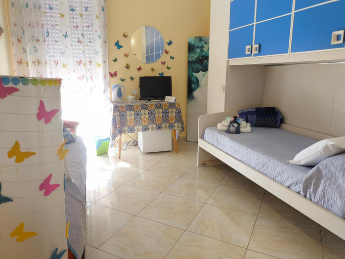Bedroom 2, Butterfly Room, Catania