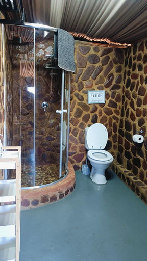 Bathroom 2, Shamba Yetu Mountain Lodge, Bojanala
