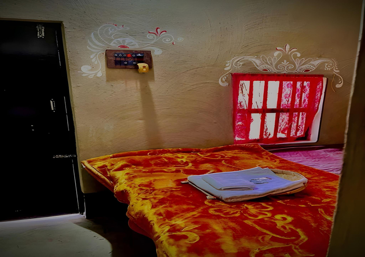 Bedroom, Tasher Ghor, South 24 Parganas