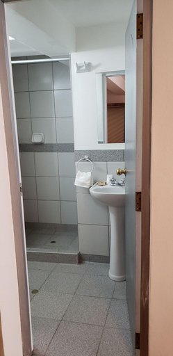 Bathroom, Hommam House, Cusco