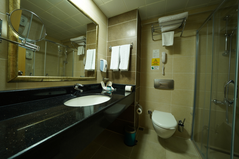 Bathroom 5, Grand Pasa Hotel, Marmaris