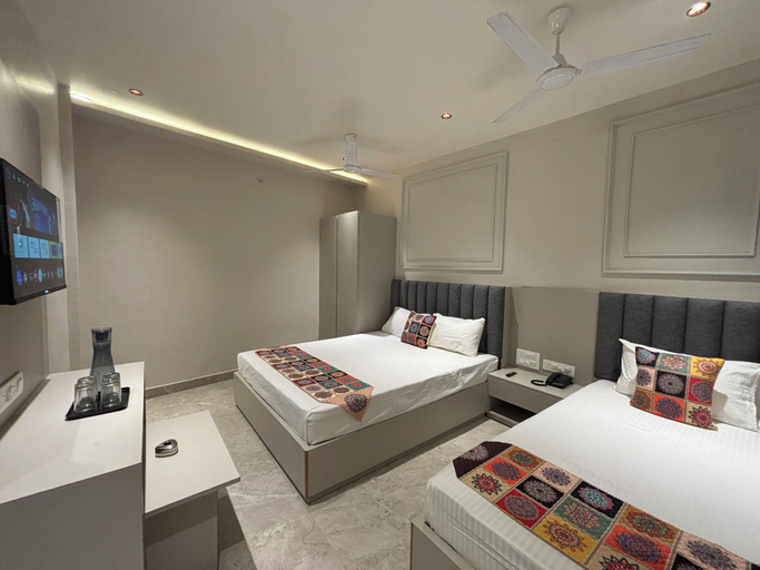 Room 2, Hotel Golden Hills, Sirohi