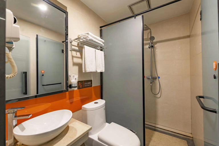 Bathroom 3, 7 Days Premium· Jinzhong Pingyao Ancient Town West Gate, Jinzhong