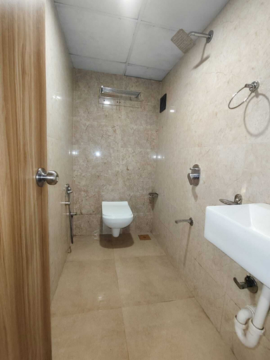 Bathroom 2, HOTEL BKC NX Rooms, Mumbai Suburban