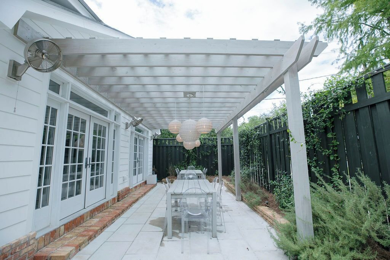 Outdoor dining, Marée Mason, Jackson