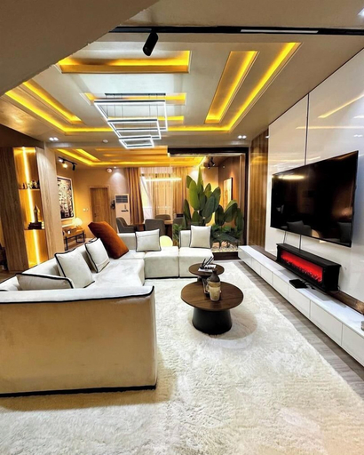 Living area 3, D King Suites and Apartment, AbujaMun
