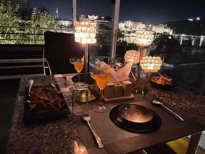 Dining, The Lake Haveli, Udaipur