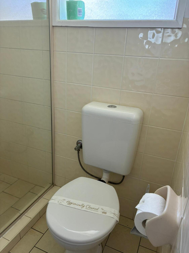 Bathroom 4, Wee Waa Motel, Narrabri