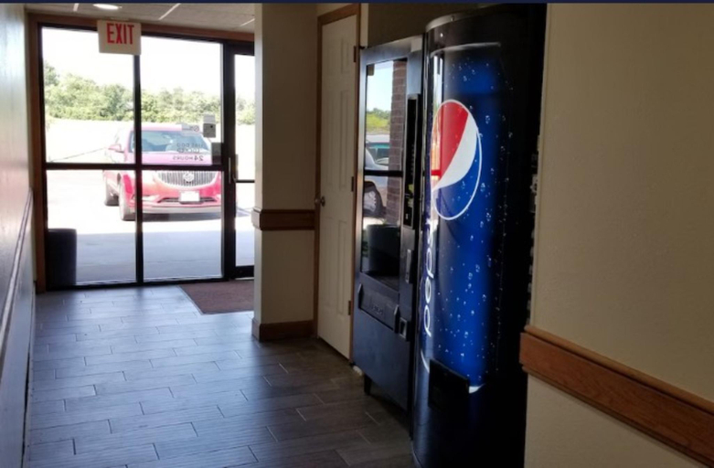 Public Area 2, AmericInn by Wyndham West Burlington, Des Moines