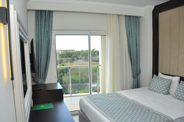 Bedroom 3, Lrs Lake&River Side Hotel & Spa, Manavgat