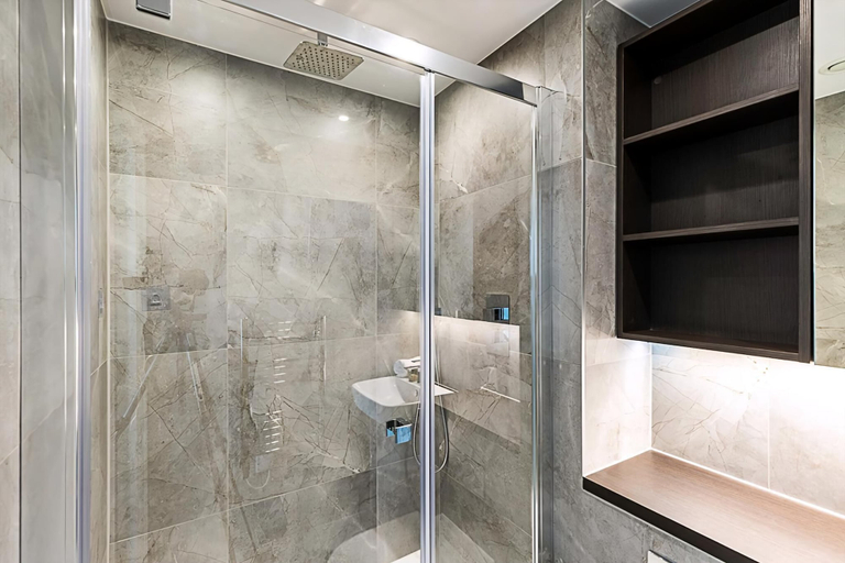 Bathroom 3, Modern Sky-High Flat In North Acton, London