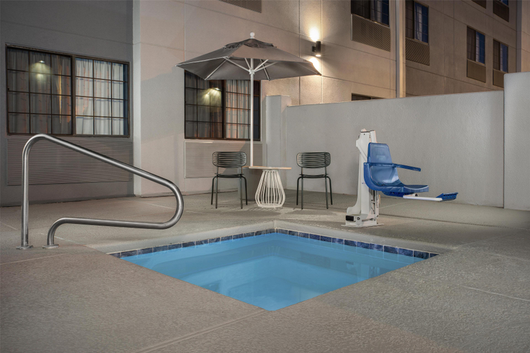 Sport & Beauty 2, Spark By Hilton Tucson Airport, Pima