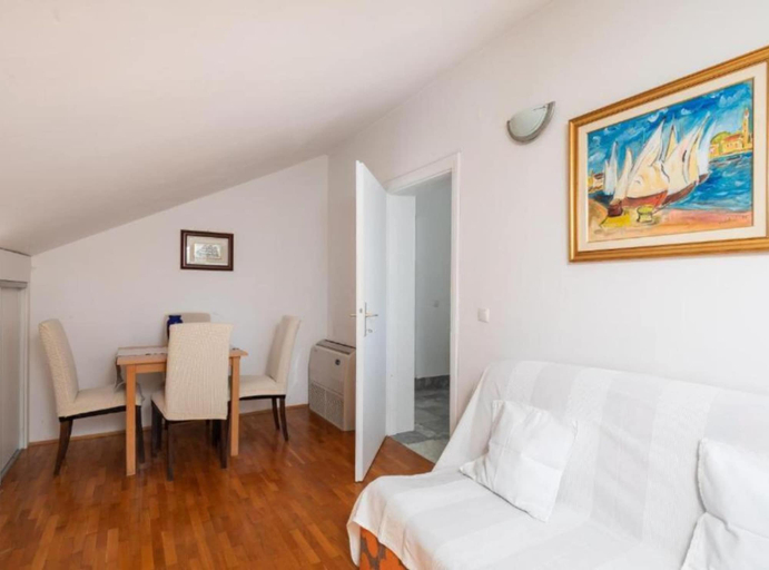 Room 5, Modern Villa With Pool Nancy, Primošten