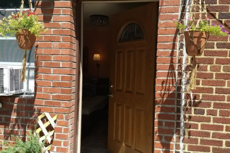 Lobby lounge, Private cozy studio in Jackson Heights, New York