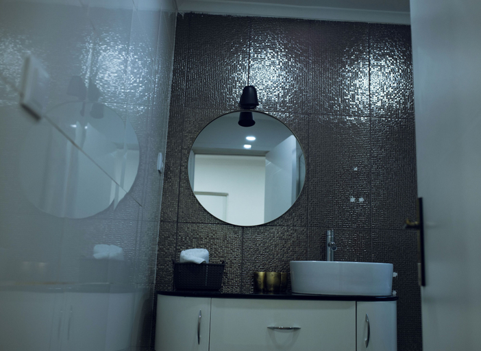 Bathroom, ONZO YAMY, Samba