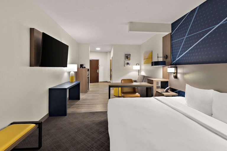 Bedroom 3, Comfort Suites East Broad at 270, Franklin