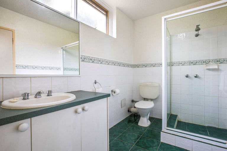 Bathroom, Mulgrave Court Motor Inn, Melbourne