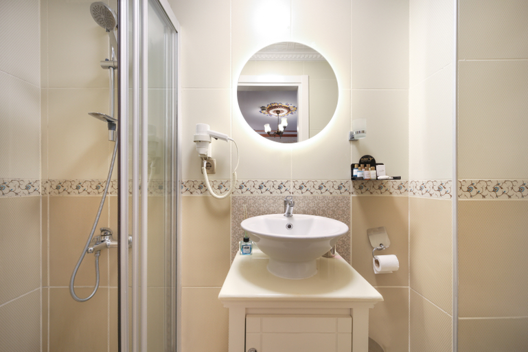 Bathroom 5, Aldem Hotel, Fatih