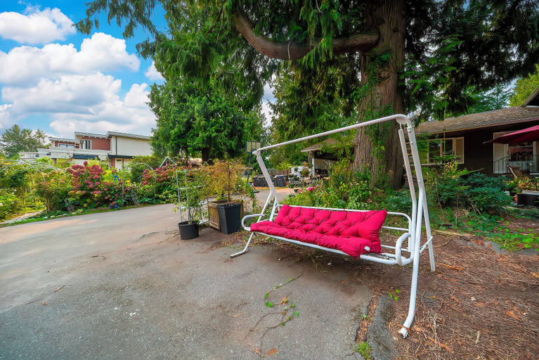 Exterior 3, Cozy 3BR Villa Garden View Beach, Greater Vancouver