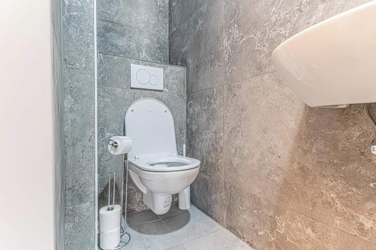 Bathroom 5, Comfy Barrier Free Studio Westbahnhof, Wien